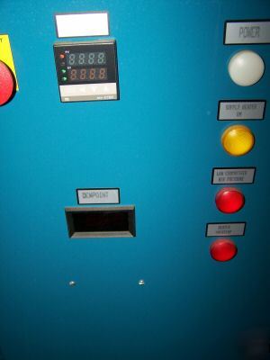 Novatec plastic hopper dryer 2004 mdc-2001 / DF2S