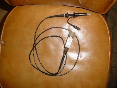 Tektronix oscilloscope voltage probe