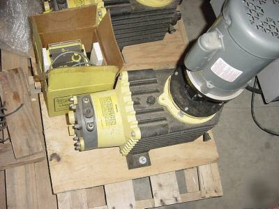 New liquid metronics model l-712-44 lmi metering pump 
