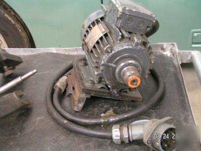 Cincinnati i.d. attachment grinder