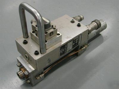 Milwaukee 7,500 lb. hydraulic actuator with moog servo 