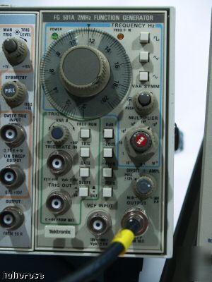 Tektronix FG501A 2MHZ function generator plug-in