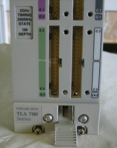 Tektronix TLA7N4 tla 7N4 logic analyzer with option 6S